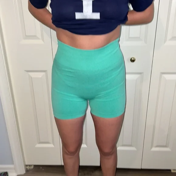 Set of 3 workout shorts - Picture 8 of 10